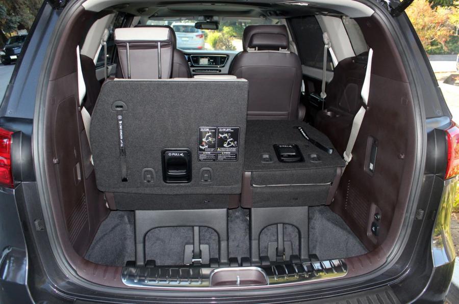  Kia Sedona SXL 2015 года  (фото 59 из 75)